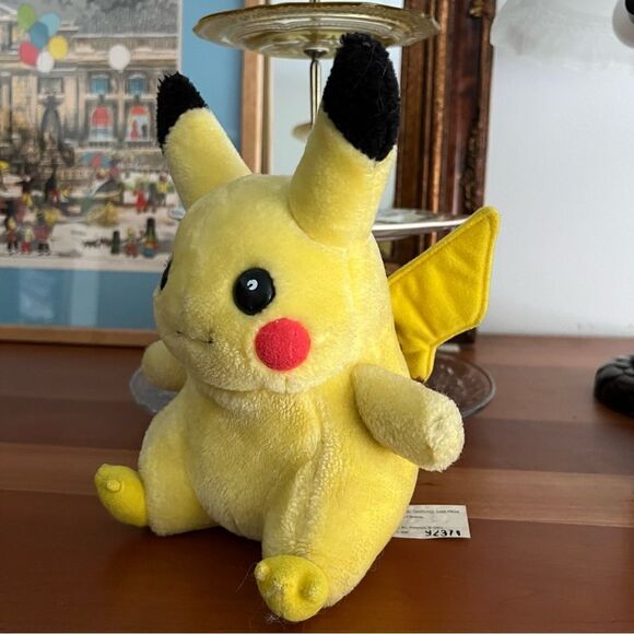 Authentic 1998 Pikachu. Excellent Condition. - Picture 2 of 8